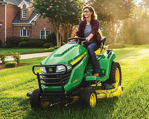 X590-Select-Series-Lawn-Tractor_r4g074715-1